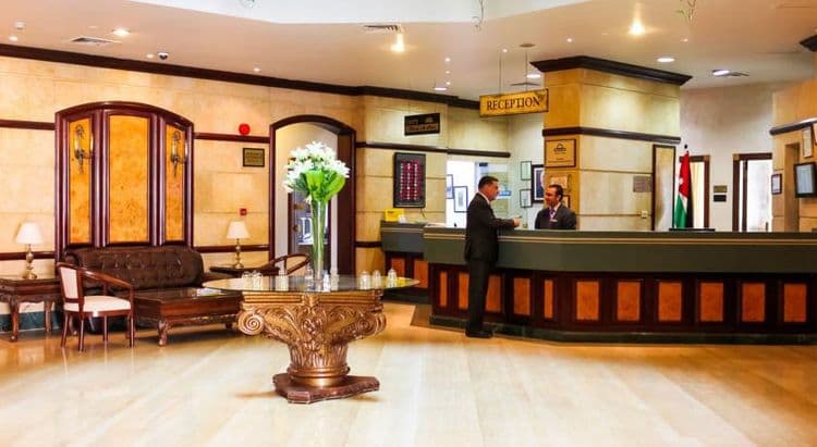 Days Inn Hotel & Suites