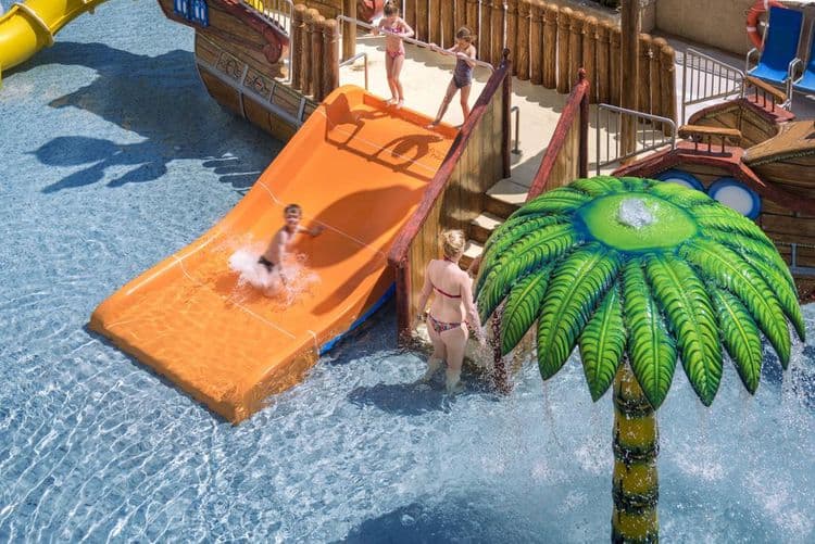 Oasis Park Splash Hotel