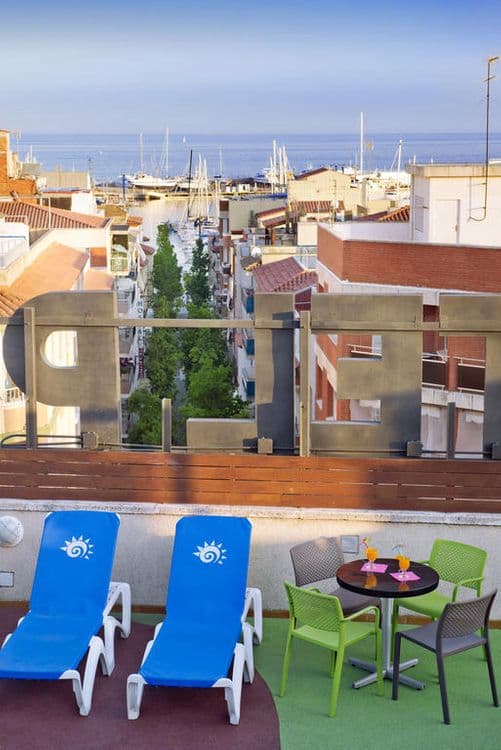 Port Eugeni Hotel