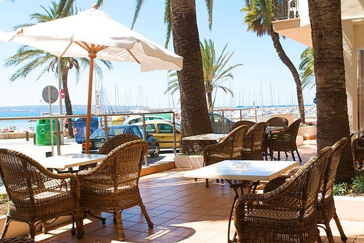 Las Arenas Hotel