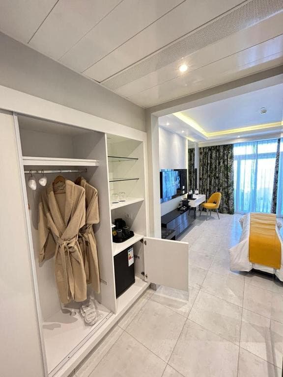 NAAMA BAY SUITES & SPA +18