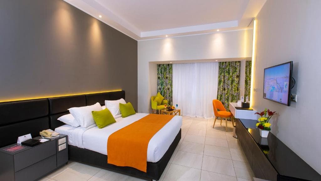 NAAMA BAY SUITES & SPA +18