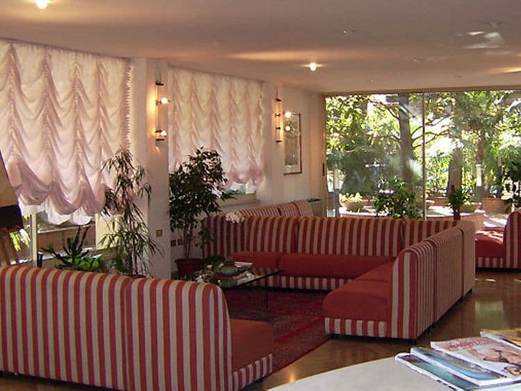 Atrium Hotel