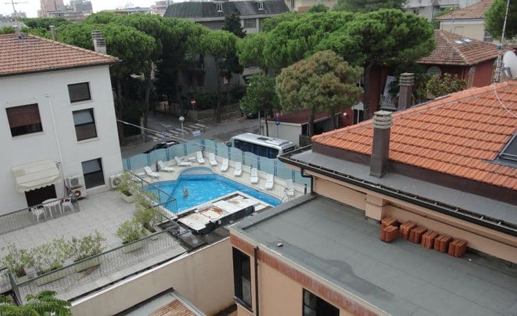 Atrium Hotel