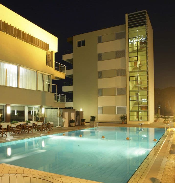 Ascot Hotel