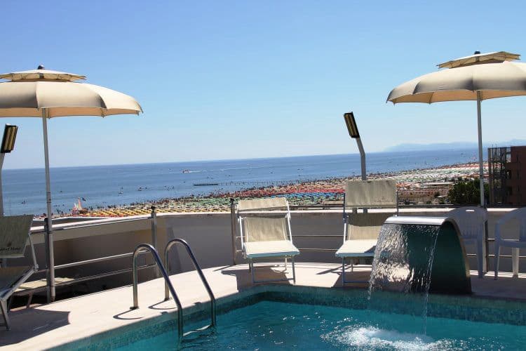 Waldorf Suite Hotel