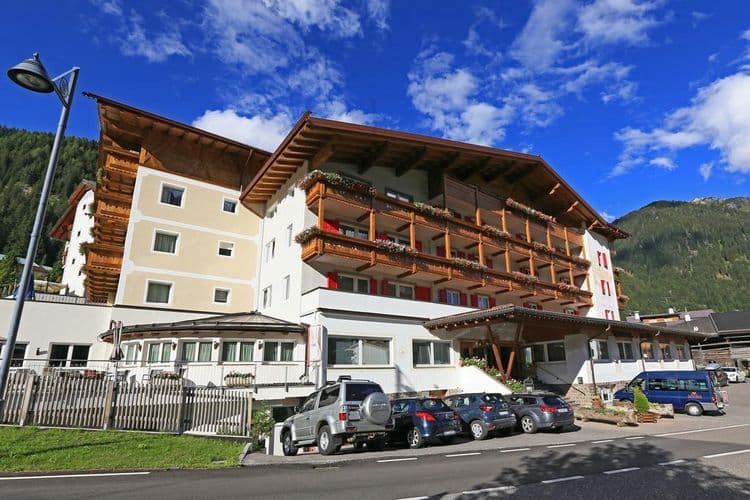 Astoria Hotel (Canazei)