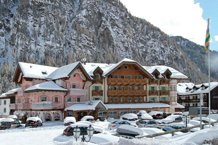 Soreghes Gran Chalet Hotel & Club