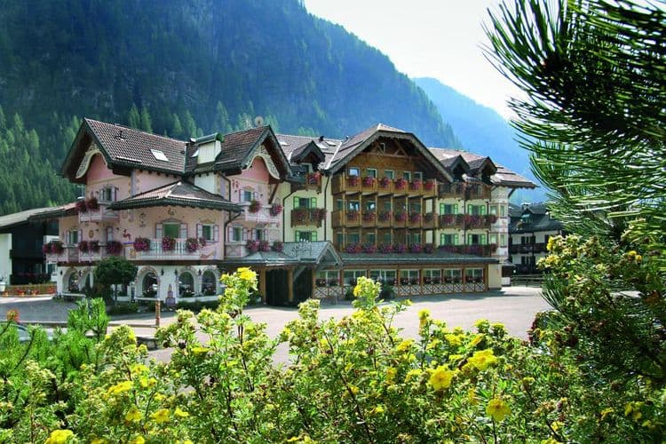 Soreghes Gran Chalet Hotel & Club