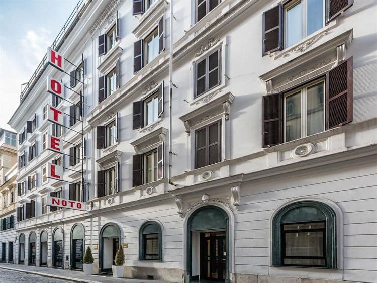 Noto Hotel