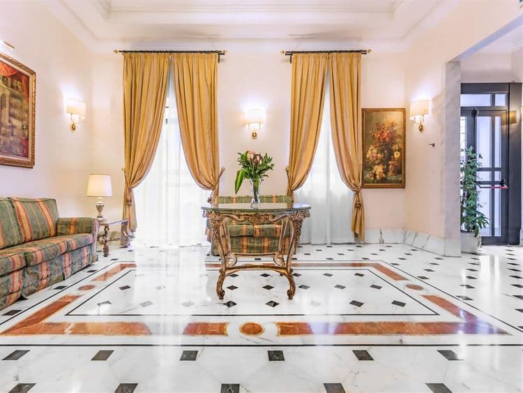Noto Hotel