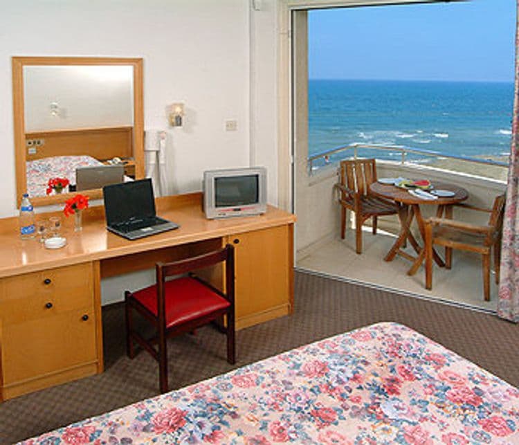 Flamingo Beach Hotel