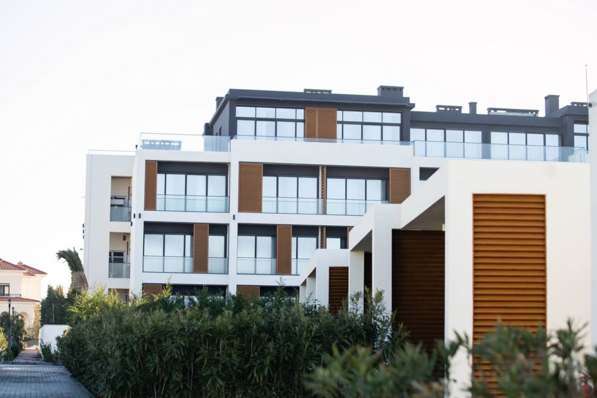 SEA BREEZE WHITE RESIDENCES