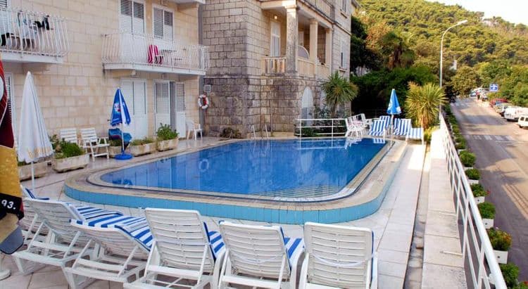 Komodor Hotel