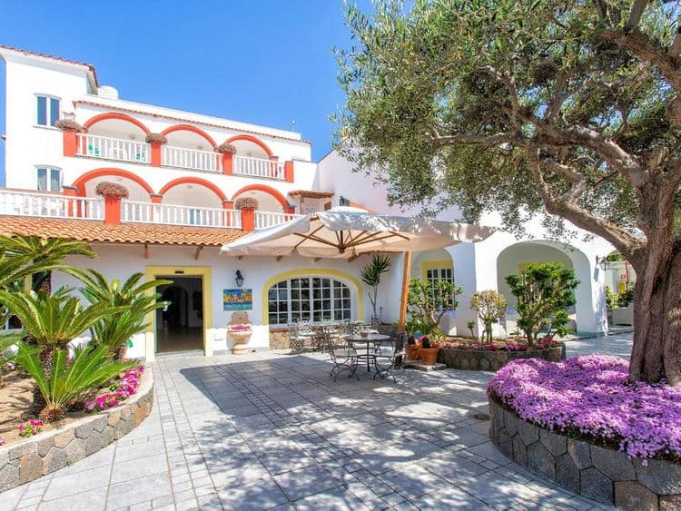 La Scogliera Hotel
