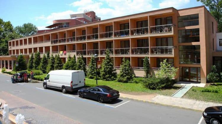 Yunona Hotel