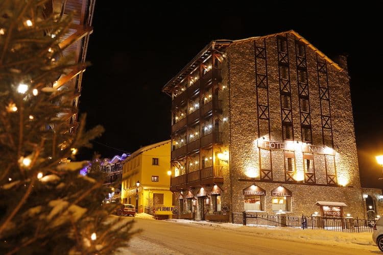 Naudi Hotel