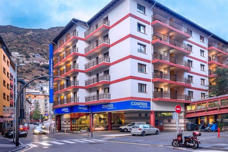 Cosmos Hotel & Aparthotel