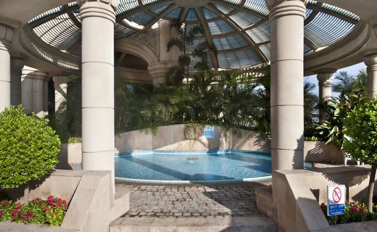 Hilton Queen of Sheba