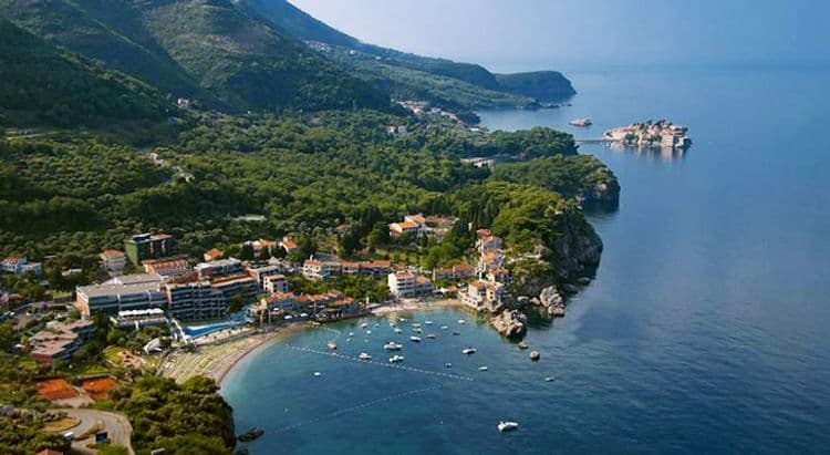 Maestral Resort & Casino