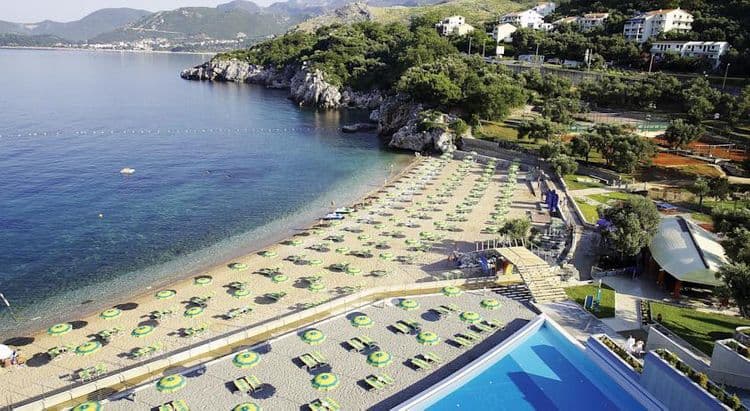 Maestral Resort & Casino