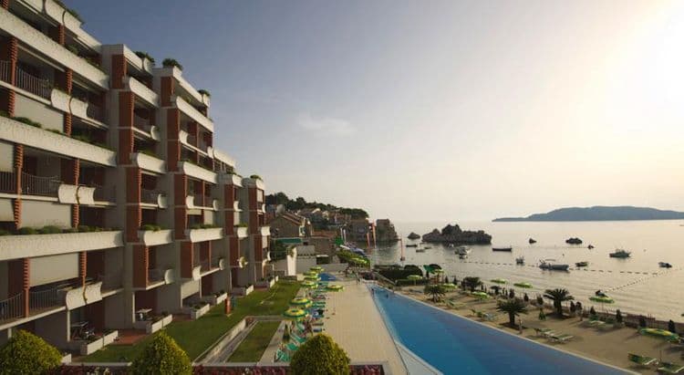 Maestral Resort & Casino