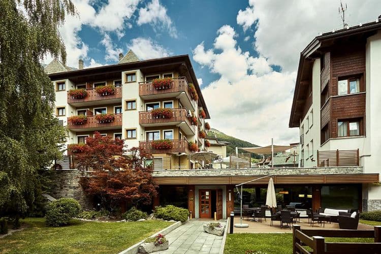 Rezia Hotel