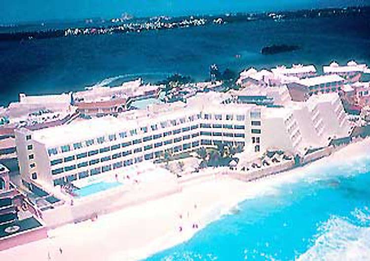 Flamingo Cancun Resort