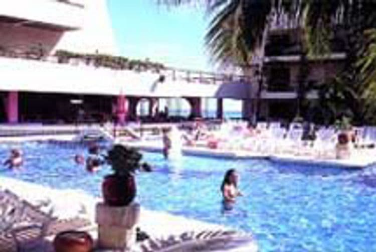 Flamingo Cancun Resort
