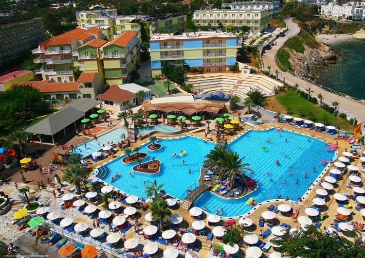 Eri Beach & Village