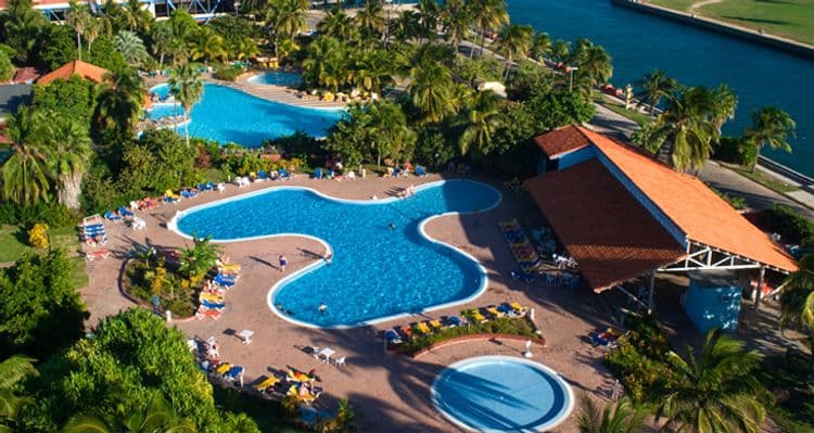 Complejo Puntarena Playa Caleta
