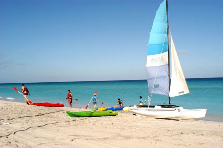 Complejo Puntarena Playa Caleta