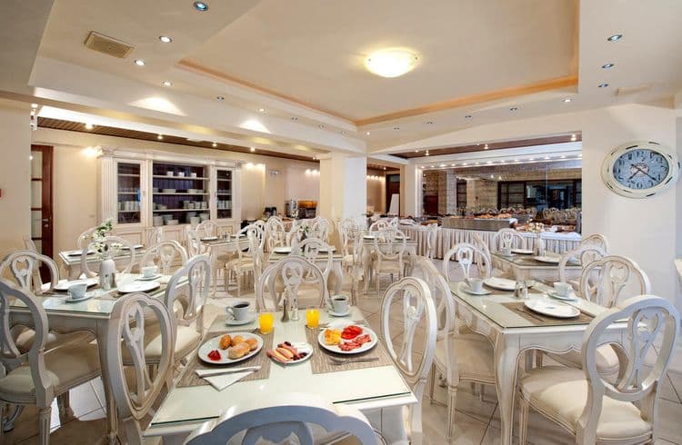 Mari Kristin Beach Hotel