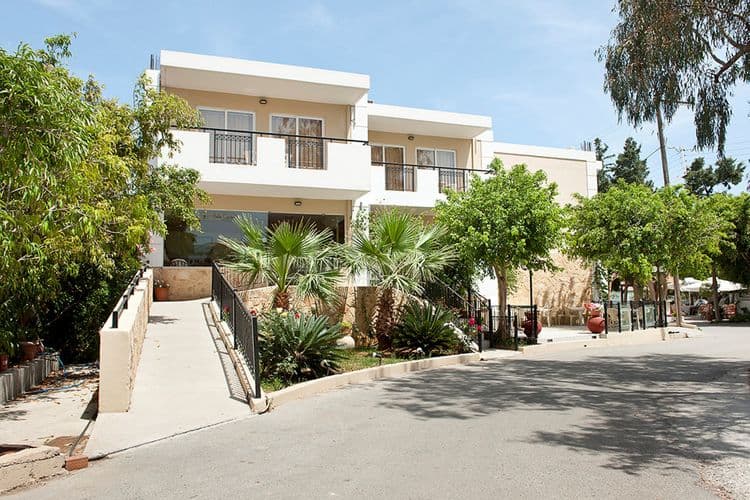Bella Casita Family Apartments