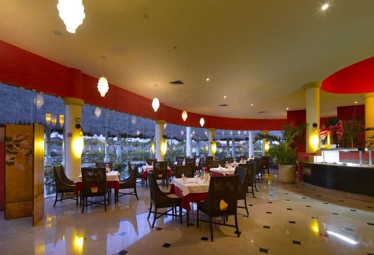 Grand Palladium Colonial Resort & Spa