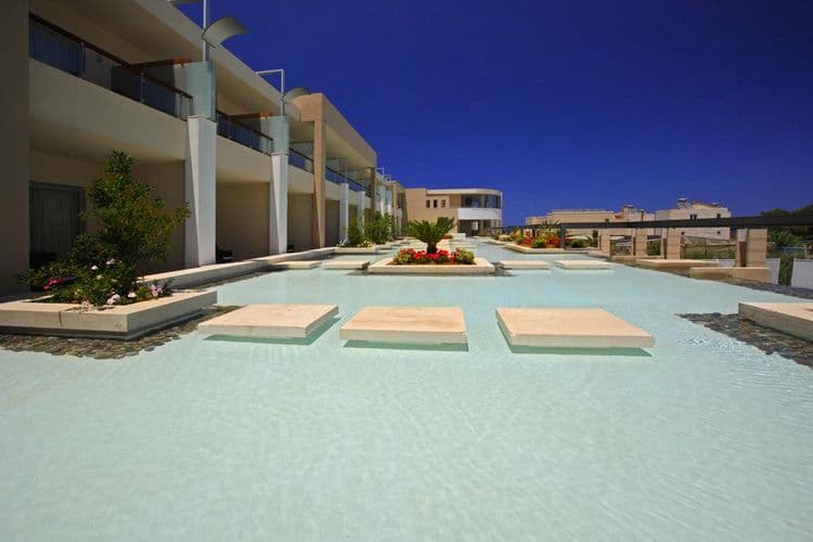 Minoa Palace Resort & Spa Hotel