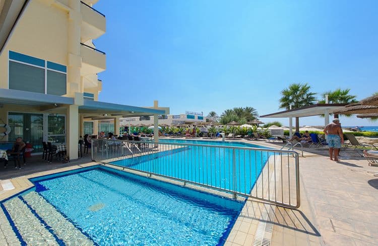 Tasia Maris Sands