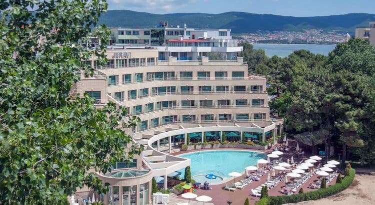 Jeravi Hotel