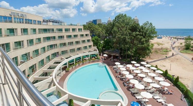 Jeravi Hotel