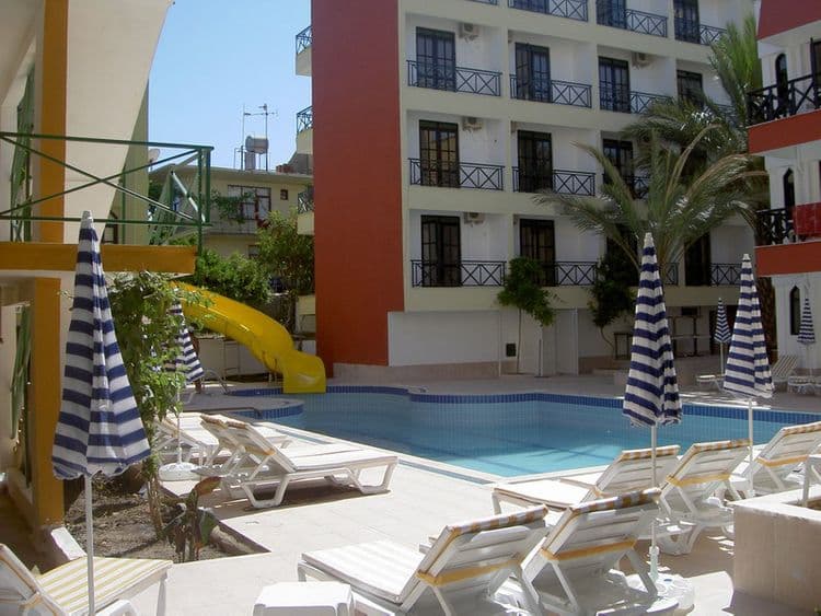 Club Cemar Beach