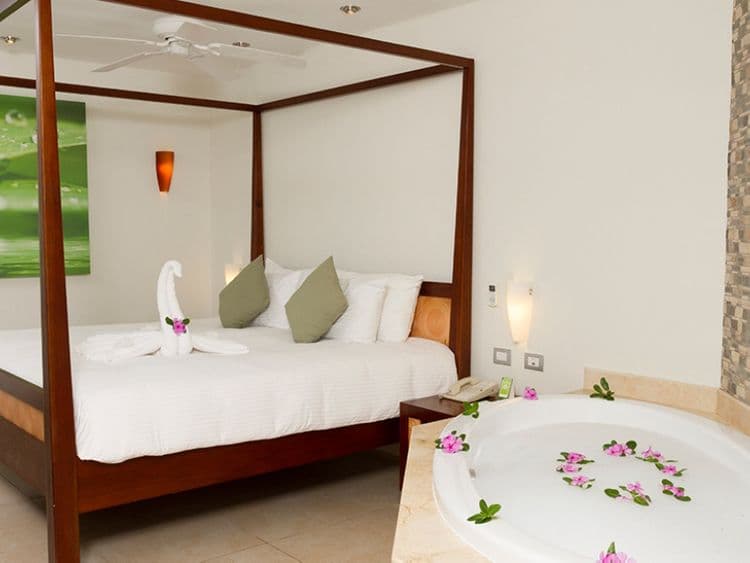 Sandos Caracol Eco Experience Resort