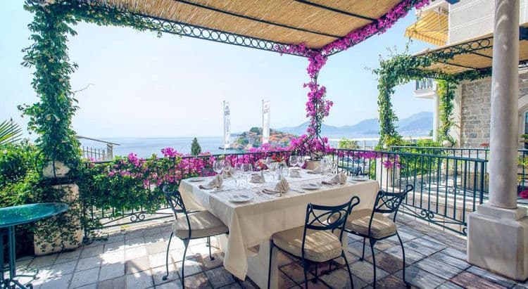 Azimut Hotel