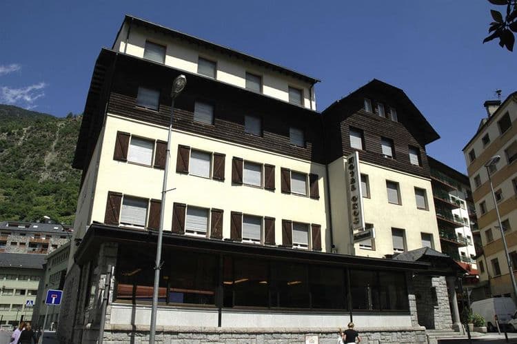 Oros Hotel