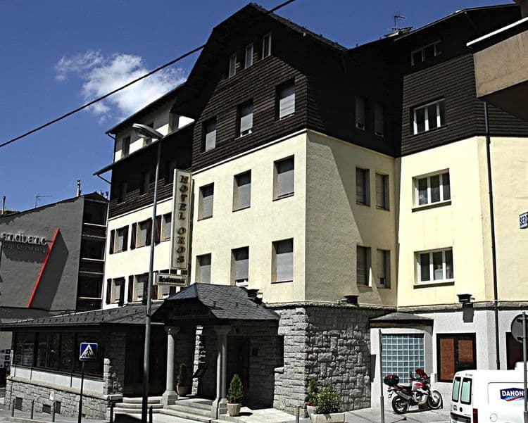 Oros Hotel
