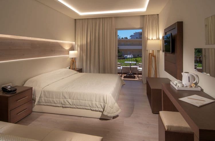 Elounda Breeze Resort