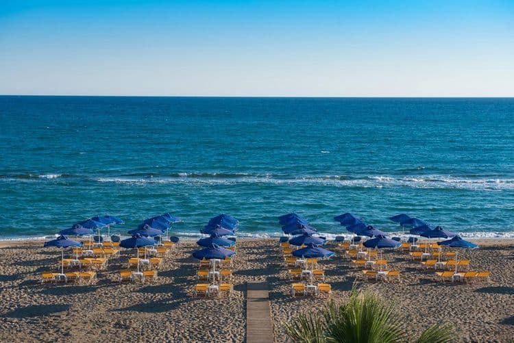 Enorme Armonia Beach