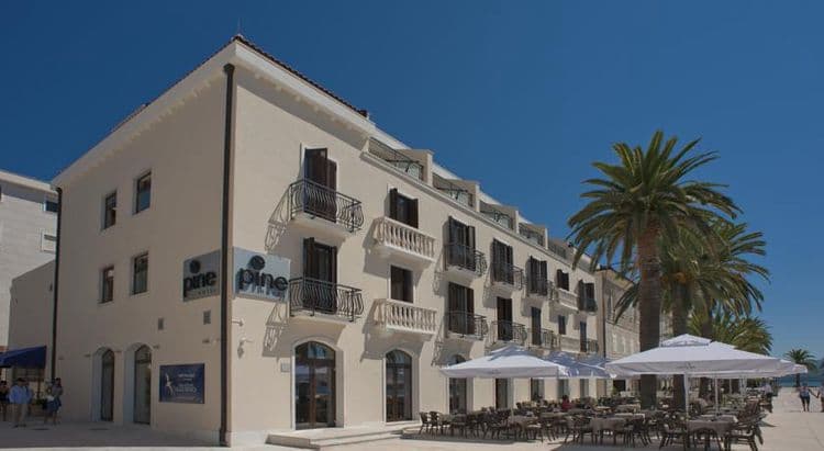 Pine Hotel