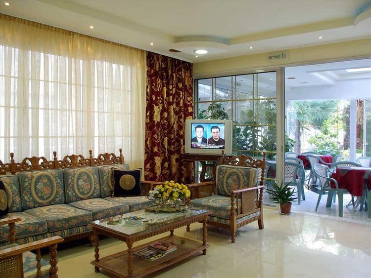 Chronis Hotel