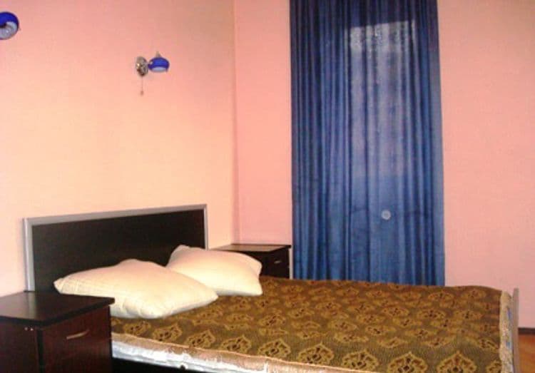 7 Hotel