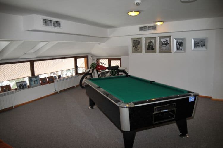 Yanakiev Club Hotel